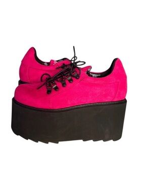 LA MODA Hot Pink Platform Shoes Touch The Sky Sneakers Vegan Suede Size 10 US 8